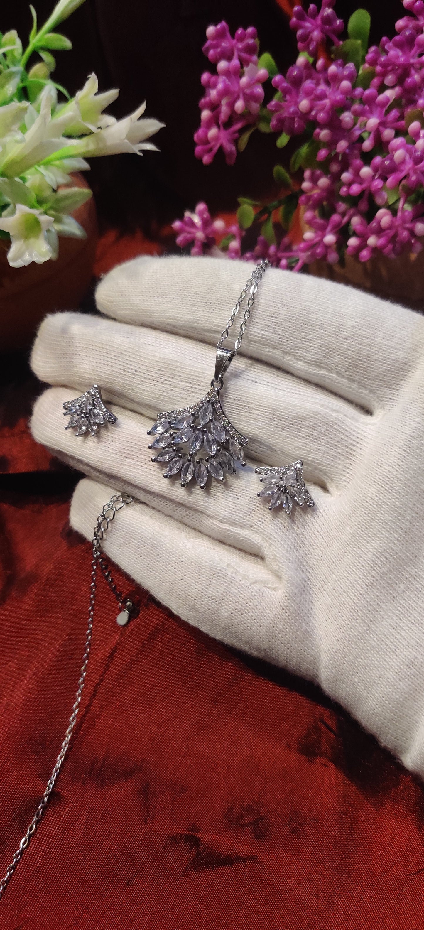 Elegant Fan Cluster Pendant Set – Necklace & Earrings (Silver-Tone with Cubic Zirconia)