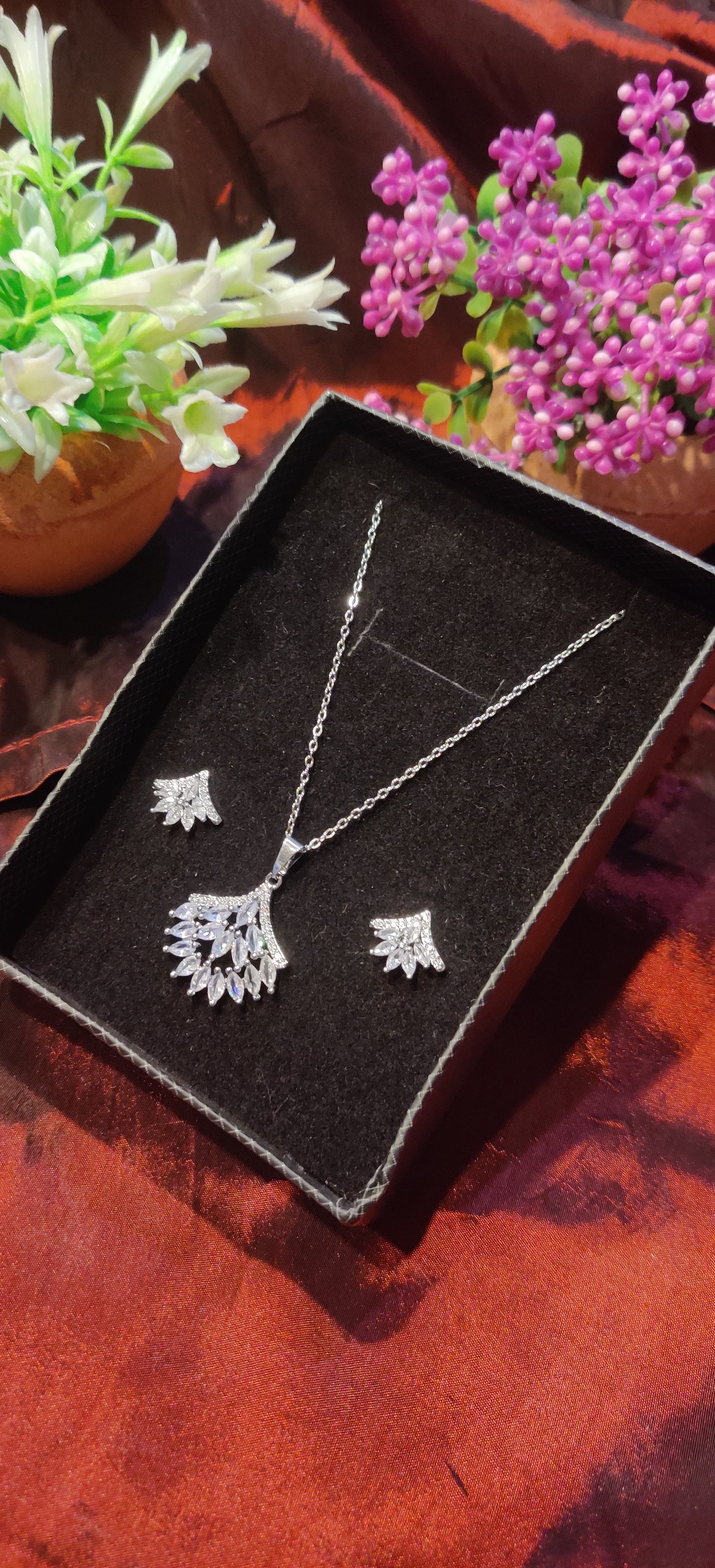 Elegant Fan Cluster Pendant Set – Necklace & Earrings (Silver-Tone with Cubic Zirconia)